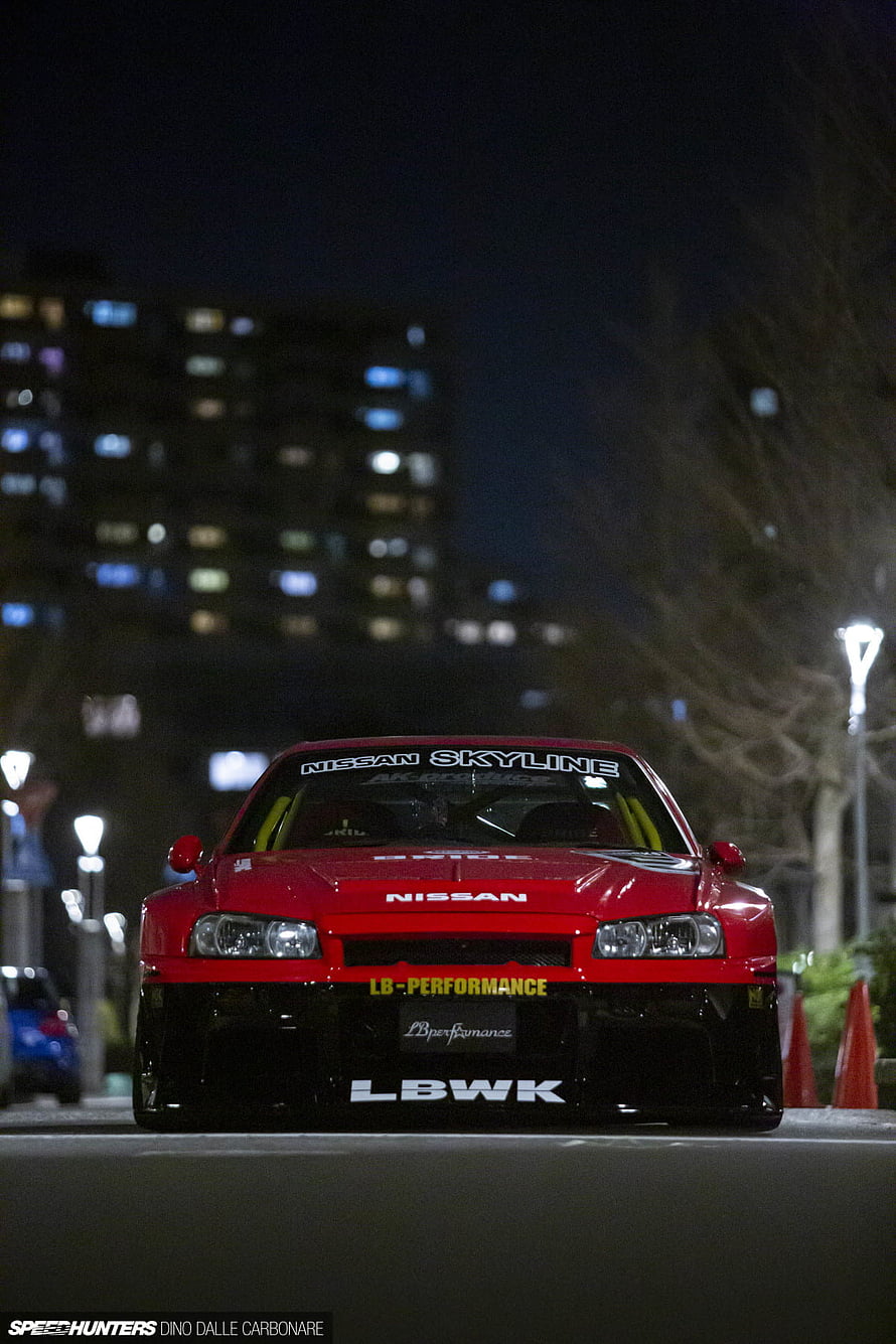 Red Liberty Walk Nissan Skyline R32 Widebody at Night HD phone wallpaper