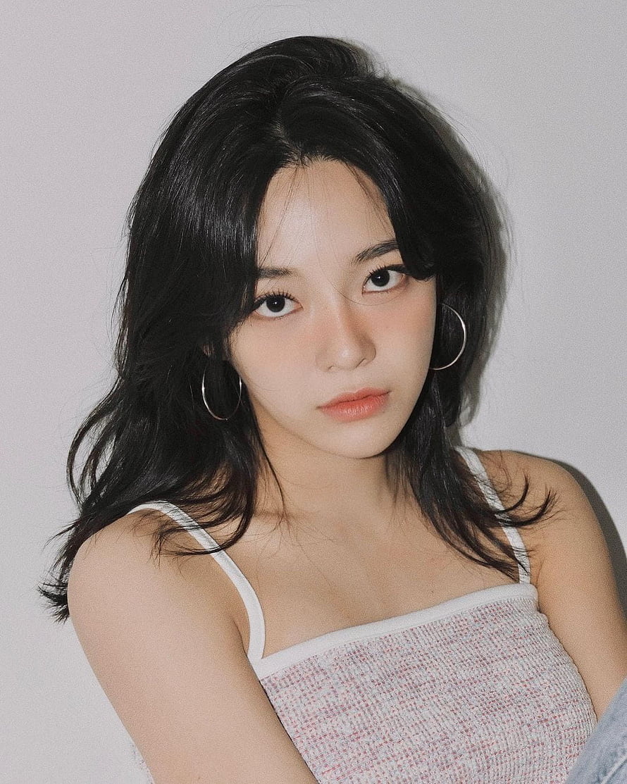 Kim Sejeong Portrait in White Spaghetti Strap Top with Hoop Earrings HD phone wallpaper