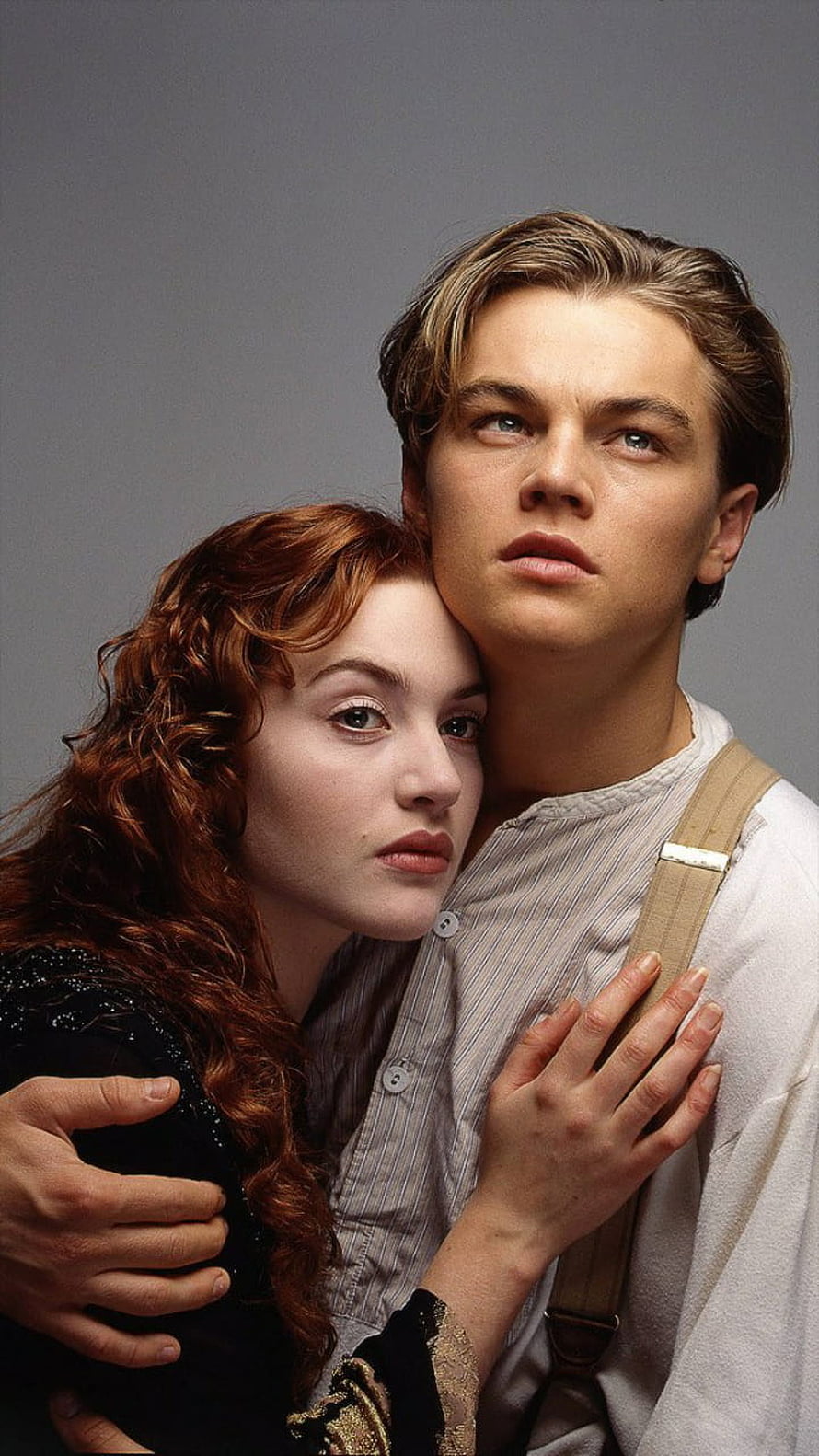 Jack Dawson and Rose DeWitt Bukater in a Tender Embrace from the Classic Film Titanic HD phone wallpaper