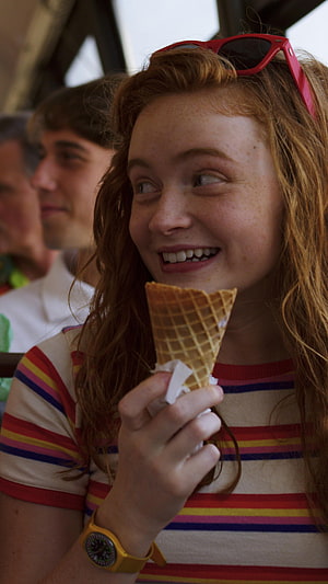 Sadie Sink as Max Mayfield in Stranger Things Season 3 Holding an Ice Cream Cone HD phone wallpaper