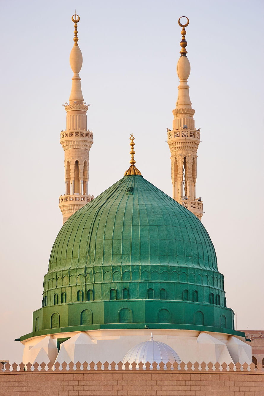 Masjid Nabawi Green Dome and Minarets in Madina Sharif at Golden Hour HD phone wallpaper