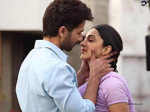 Kabir Singh Movie Romantic Couple Embrace Scene HD wallpaper