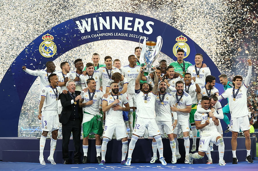 Real Madrid Players Celebrating UEFA Champions League Trophy Victory HD wallpaper