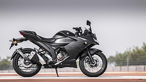 Suzuki Gixxer SF 250 Matte Black Sport Motorcycle on Track HD wallpaper
