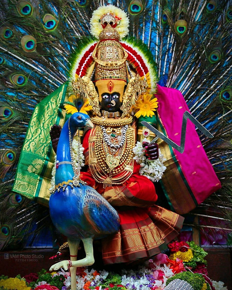 Kolhapur Mahalaxmi Temple Deity with Peacock and Golden Ornaments HD phone wallpaper