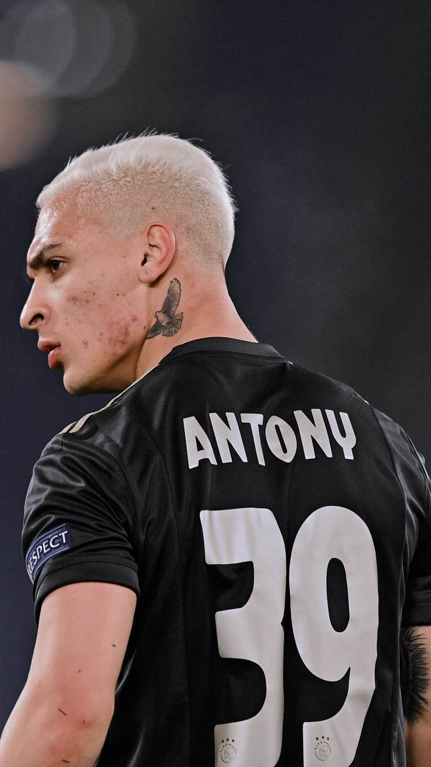 Antony Santos Ajax Jersey Profile Portrait With Platinum Hair And Neck Tattoo HD phone wallpaper