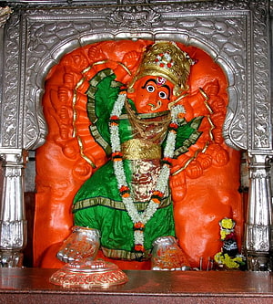 Saptashrungi Maa Temple Deity in Green Attire with Silver Ornate Frame HD phone wallpaper