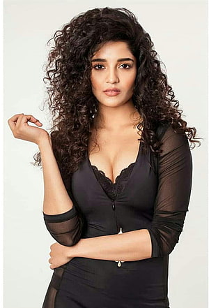 Ritika Singh Studio Portrait in Black Lace Dress with Curly Hair HD phone wallpaper