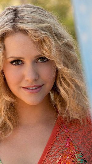 Mia Malkova Portrait With Wavy Blonde Hair And Orange Crochet Top HD phone wallpaper