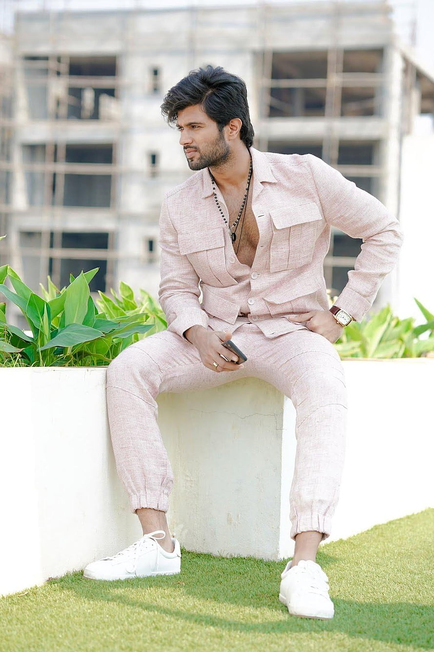 Vijay Devarakonda in a Light Pink Linen Suit with White Sneakers HD phone wallpaper