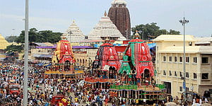 Rath Yatra Festival at Jagannath Temple Puri with Ornate Chariots and Crowds HD wallpaper