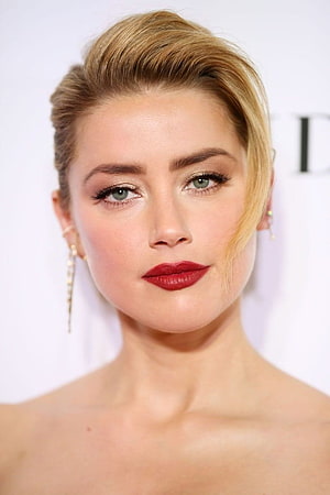 Amber Heard Red Carpet Portrait With Blonde Updo And Bold Red Lipstick HD phone wallpaper