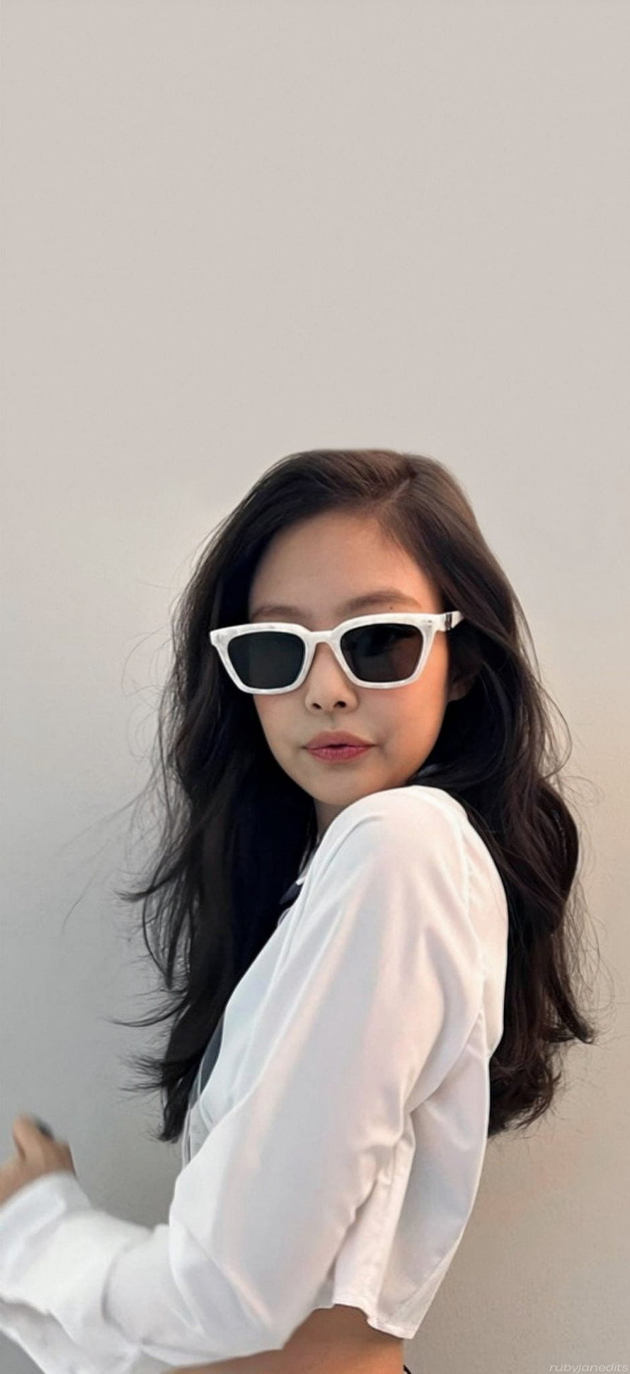 Jennie Kim from BLACKPINK in white sunglasses and a white shirt HD phone wallpaper