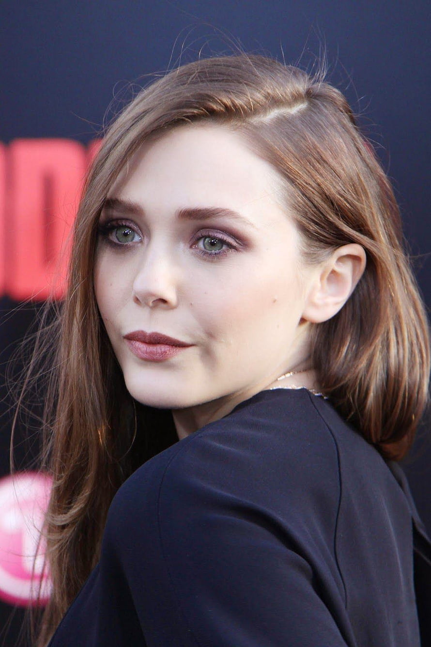 Elizabeth Olsen Portrait at a Red Carpet Event in a Black Blazer HD phone wallpaper