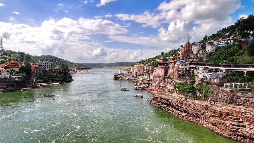 Omkareshwar Temple Complex and Narmada River View in Madhya Pradesh India HD wallpaper