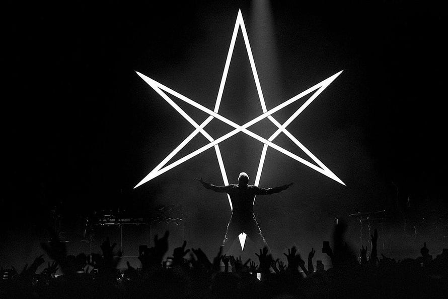 Bring Me The Horizon Live Concert Stage With Giant Star Light Display HD wallpaper