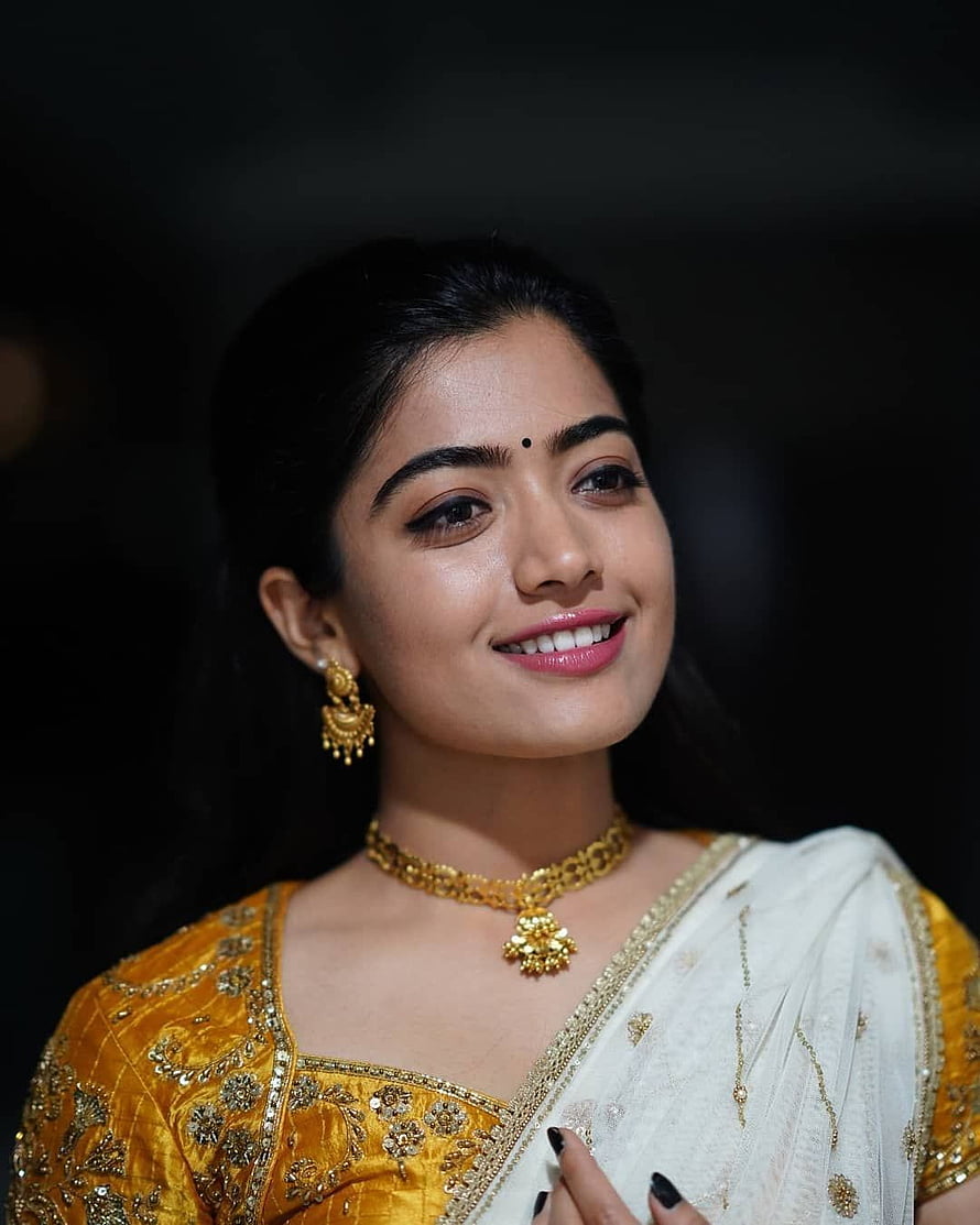 Rashmika Mandanna in Traditional White and Gold Saree with Jewelry HD phone wallpaper