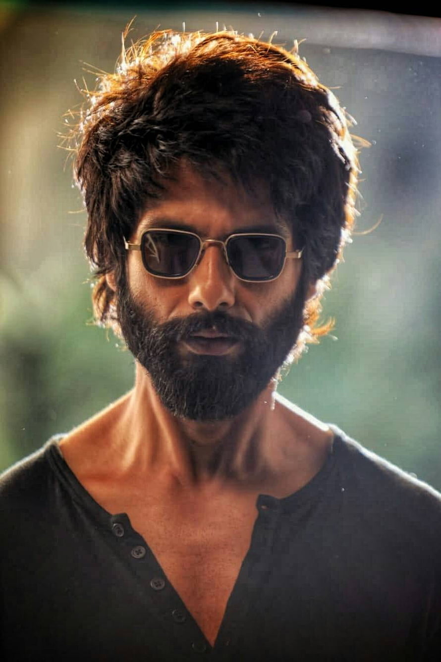 Kabir Singh Character Portrait in Sunglasses and Black Henley Shirt HD phone wallpaper