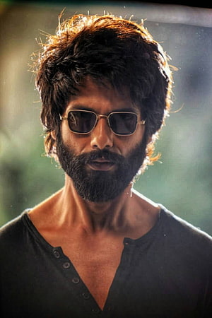 Shahid Kapoor as Kabir Singh in Dramatic Sunglasses Portrait HD phone wallpaper