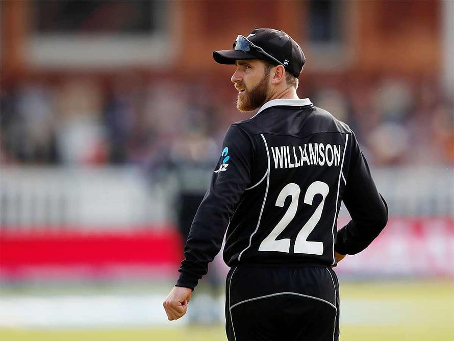 Kane Williamson in Black New Zealand Cricket Jersey Number 22 on the Field HD wallpaper