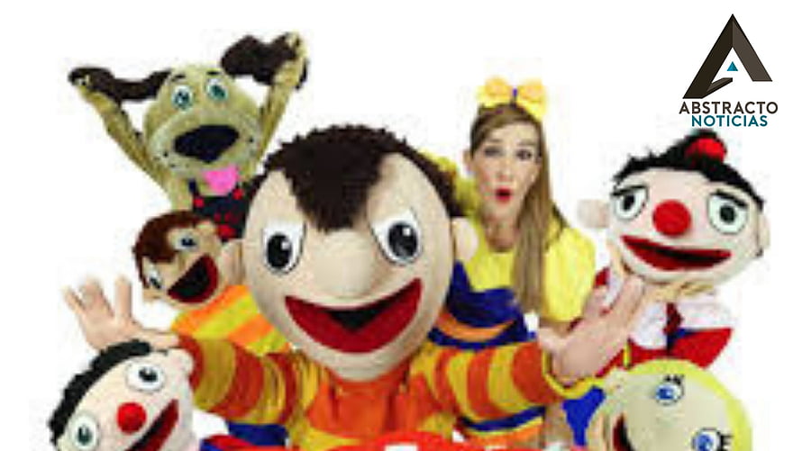 Bely Y Beto Puppet Characters With Performer And Colorful Costumes HD wallpaper