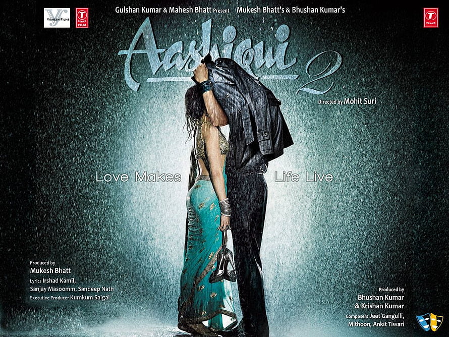 Aashiqui 2 Movie Poster Featuring Couple Embracing in the Rain HD wallpaper