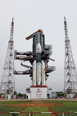 ISRO GSLV Mk III Rocket at SDSC SHAR Launch Pad in Sriharikota India HD phone wallpaper