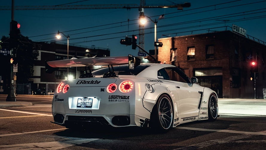 White Liberty Walk Nissan GTR R35 Widebody at Night HD wallpaper