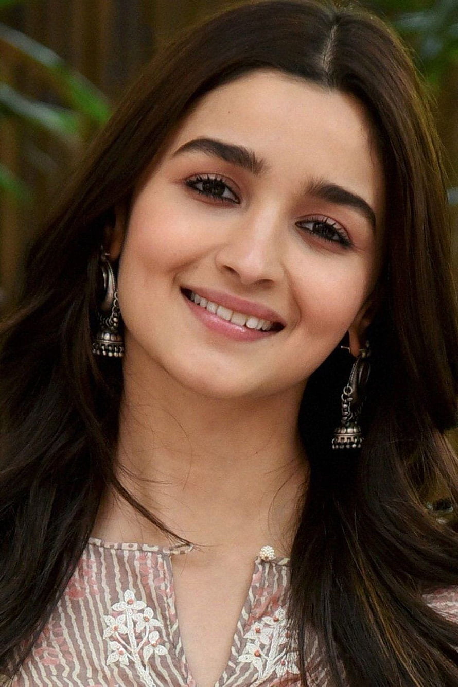 Alia Bhatt Portrait With Traditional Jhumka Earrings And Floral Top HD phone wallpaper