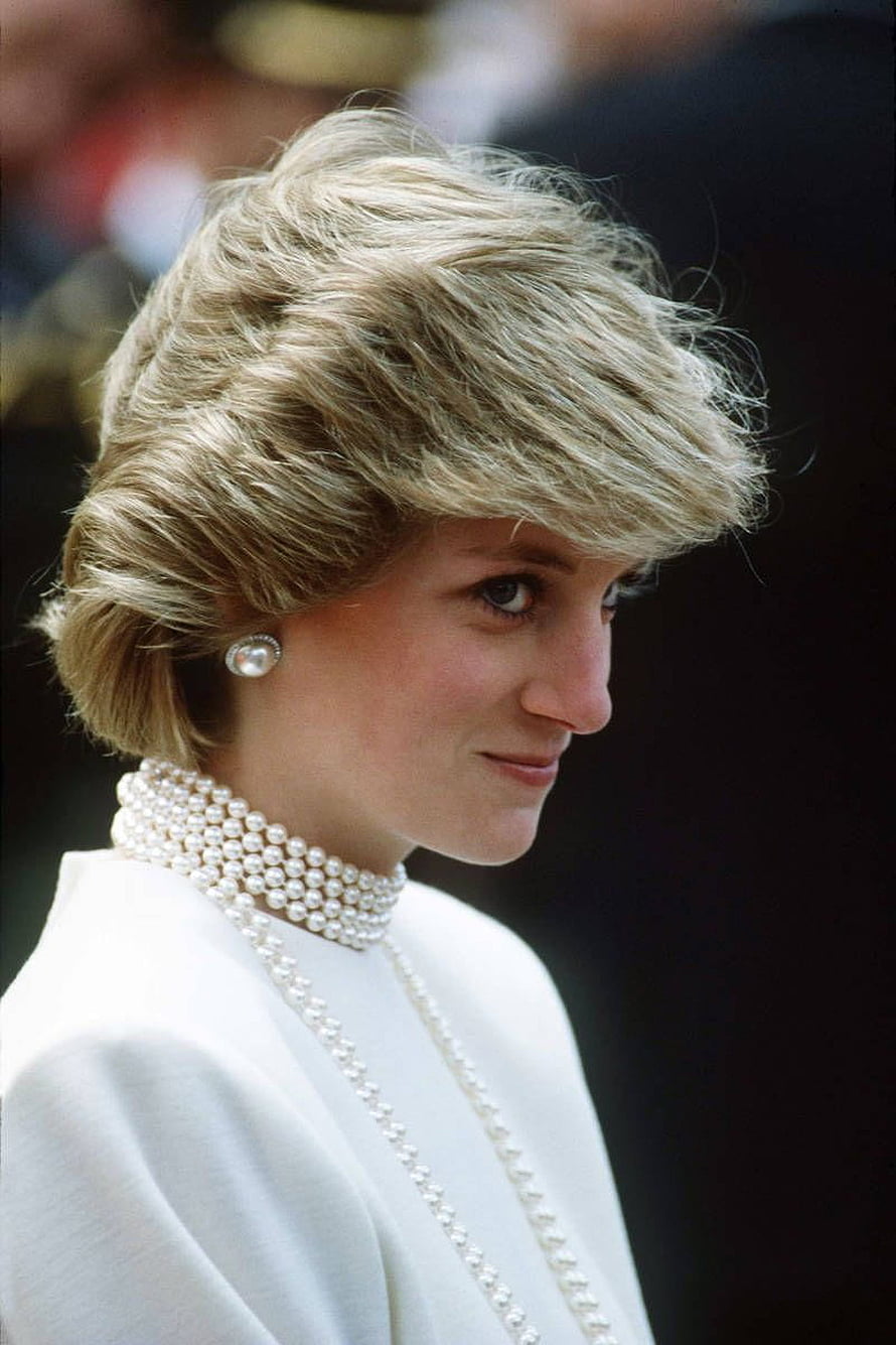 Princess Diana in White Ensemble with Pearl Necklace and Earrings HD phone wallpaper