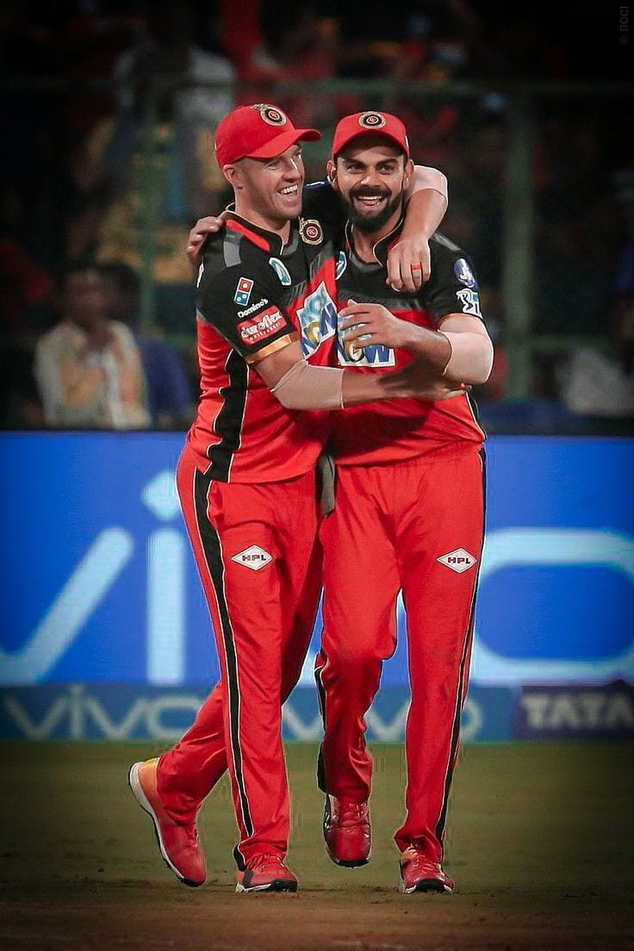 Virat Kohli and AB de Villiers Celebrating in Red Royal Challengers Bangalore Cricket Uniforms HD phone wallpaper