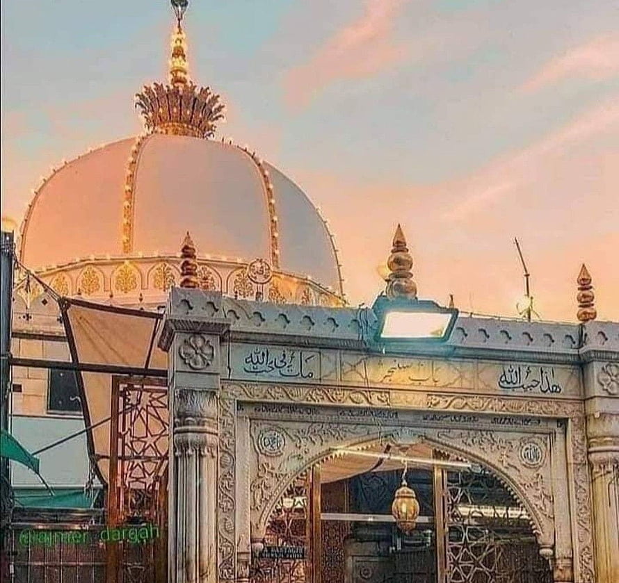 Khwaja Moinuddin Chishti Dargah Dome and Ornate Gateway at Golden Hour HD wallpaper