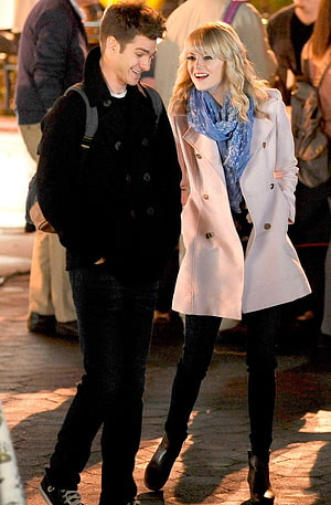 Emma Stone and Andrew Garfield Walking Together in Winter Street Outfit HD phone wallpaper