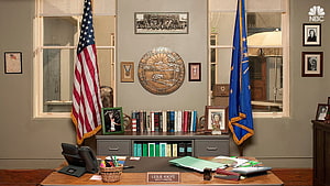 Parks and Recreation Leslie Knope Office Desk Set with American and Indiana State Flags HD wallpaper