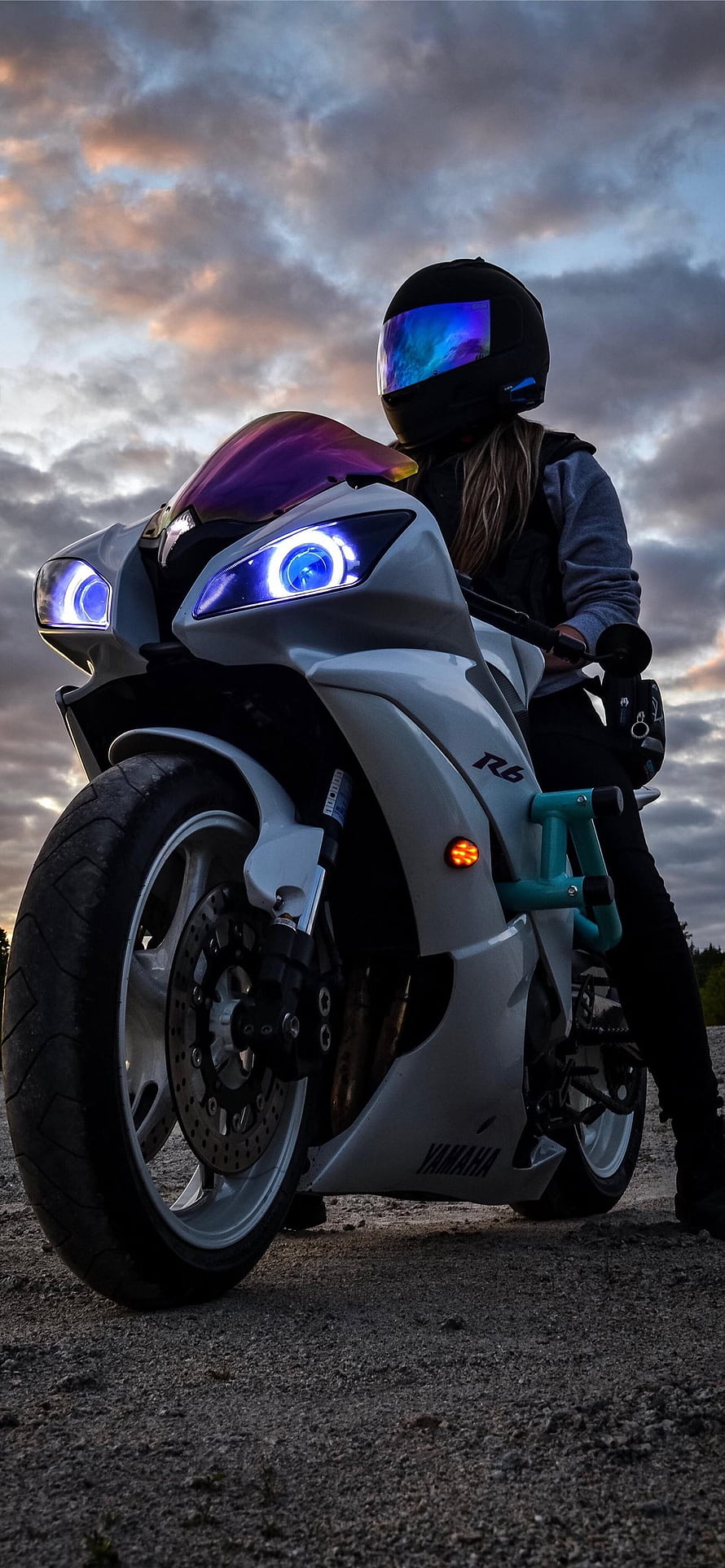 Yamaha R6 Sportbike with Rider in Full Helmet at Dusk HD phone wallpaper