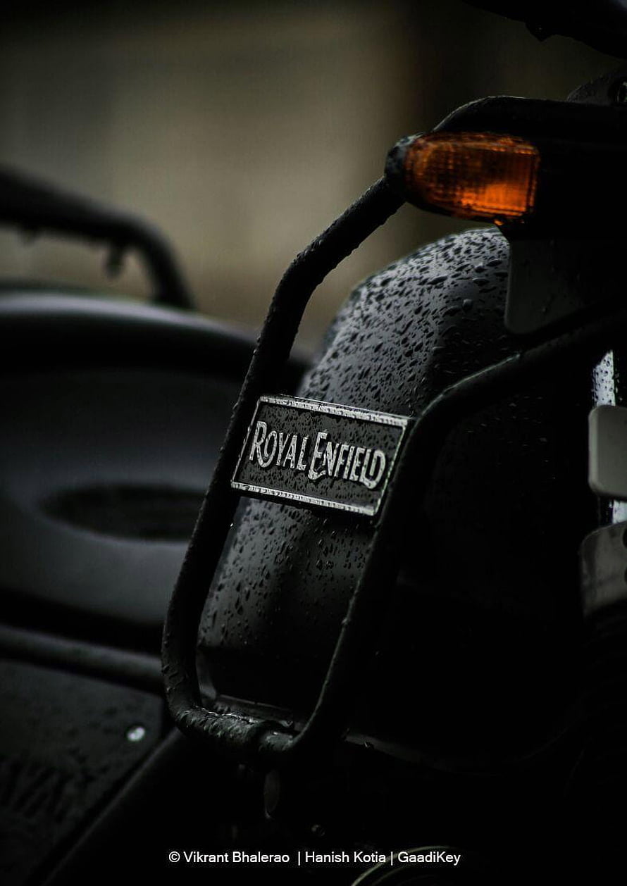 Royal Enfield Himalayan Rain-Droplet Detail Shot with Amber Turn Signal HD phone wallpaper