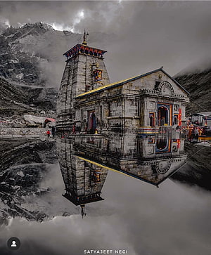 Kedarnath Temple Reflection in Mountain Valley with Dramatic Clouds HD phone wallpaper