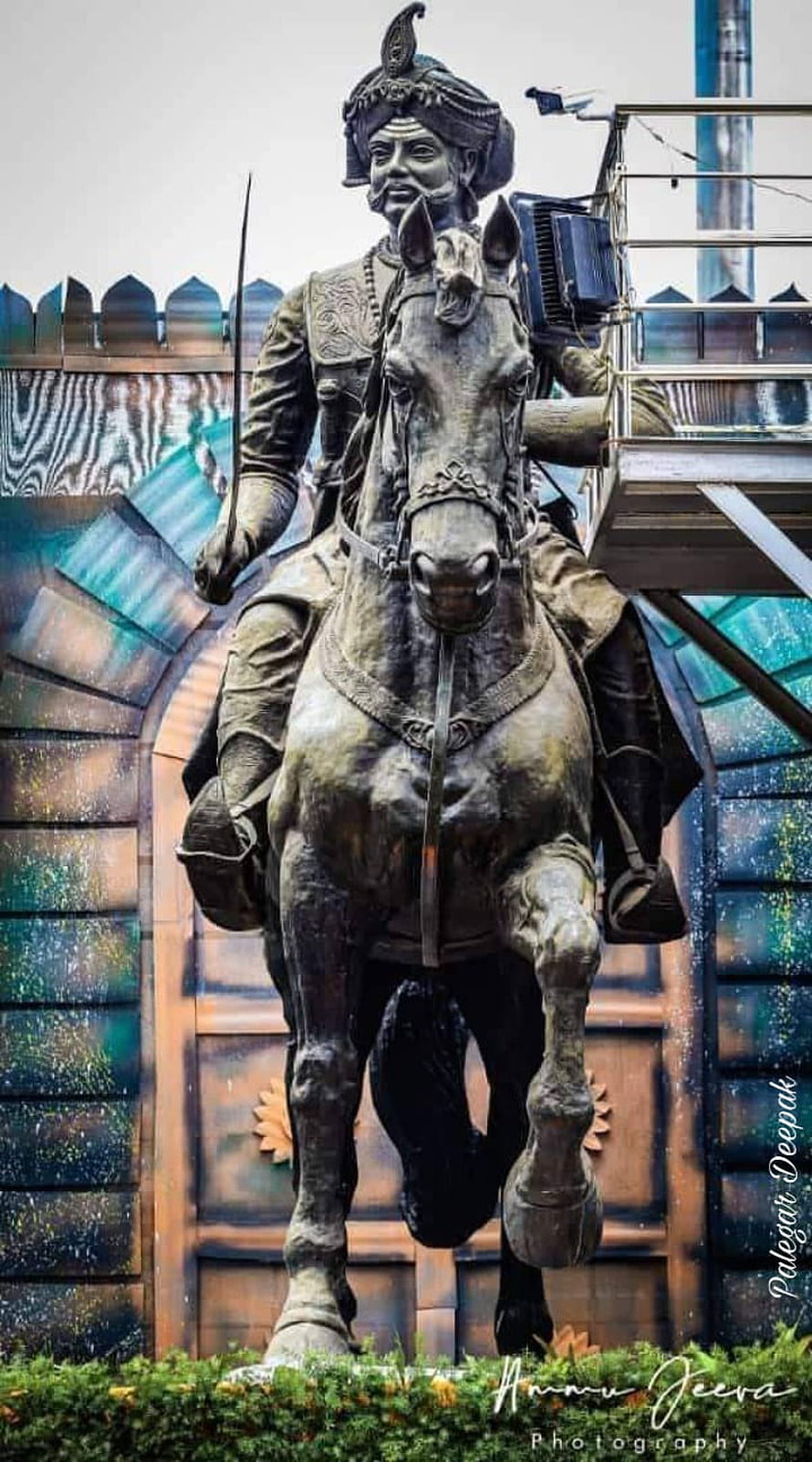Raja Veera Madakari Nayaka Equestrian Statue in Chitradurga HD phone wallpaper
