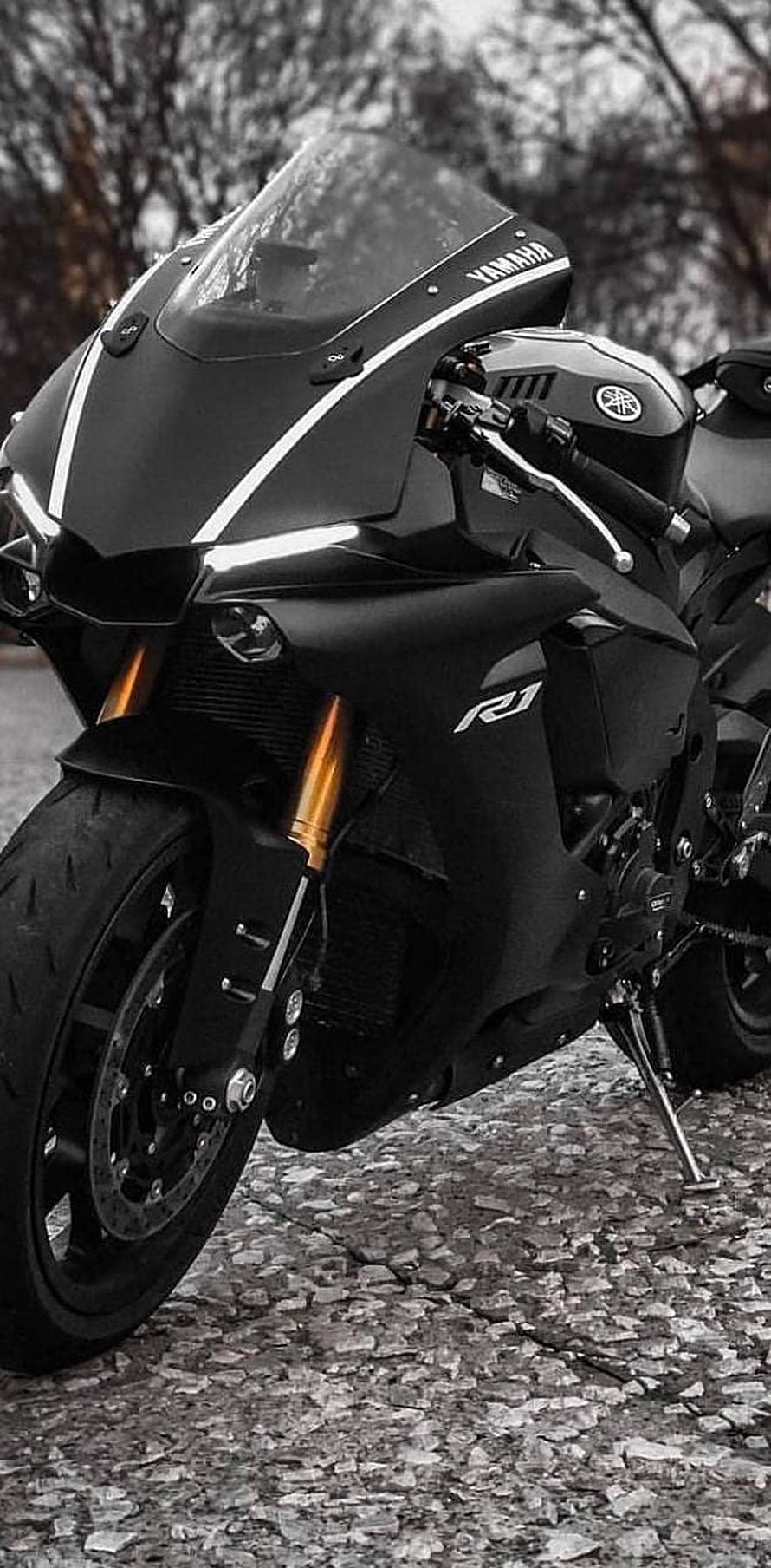 Black Yamaha R1 Superbike with Gold Forks on Cobblestone Street HD phone wallpaper