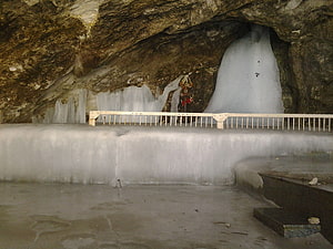 Frozen Ice Shivling Formation Inside Amarnath Cave Temple HD wallpaper