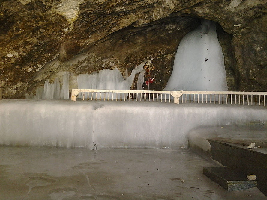 Frozen Ice Shivling Formation Inside Amarnath Cave Temple HD wallpaper