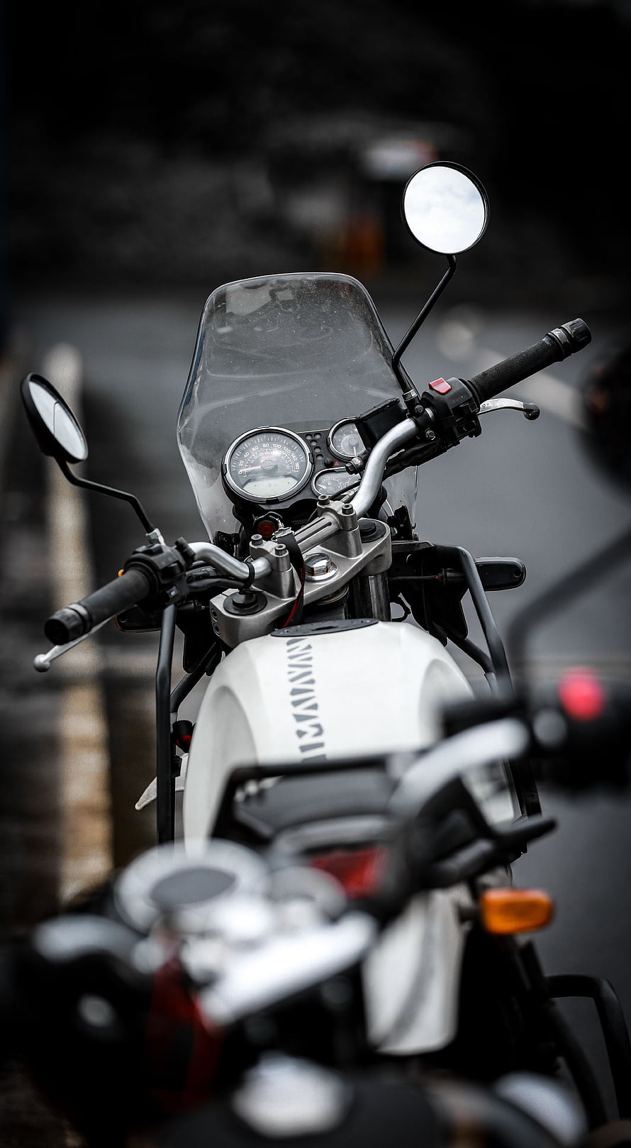 Yamaha MT-15 Motorcycle Handlebars and Instrument Cluster Close-Up HD phone wallpaper