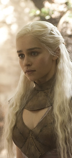 Daenerys Targaryen in leather armor with long platinum hair from Game of Thrones HD phone wallpaper