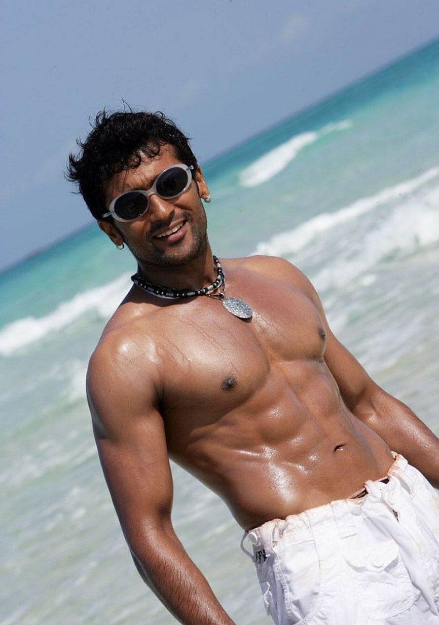 Ayan shirtless beach portrait with sunglasses and turquoise ocean waves HD phone wallpaper