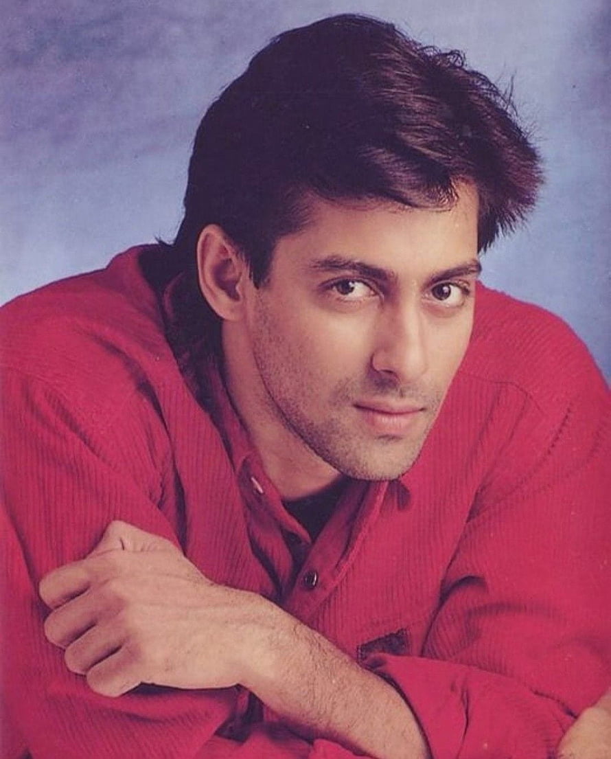Shah Rukh Khan Young Portrait in Red Shirt HD phone wallpaper