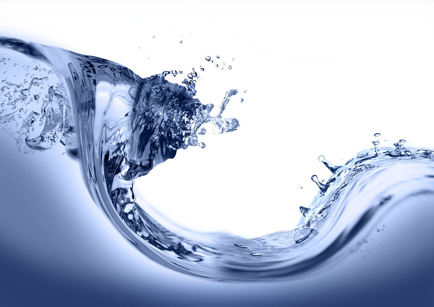 Dynamic Water Splash in Cool Blue Tones with Bubbles and Droplets HD wallpaper