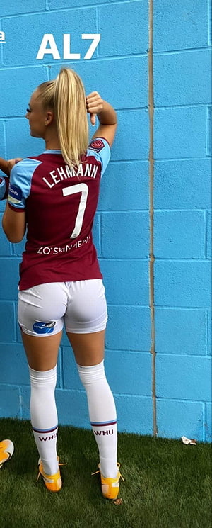 Alisha Lehmann in West Ham United Kit Number 7 HD phone wallpaper