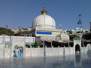 Ajmer Sharif Dargah Shrine in Rajasthan with White Marble Dome and Golden Finial HD wallpaper