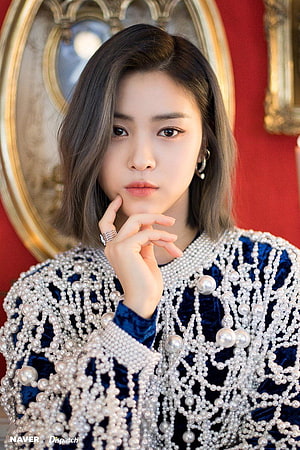 Ryujin in Pearl-Adorned Velvet Jacket with Ornate Gold Mirror Backdrop HD phone wallpaper