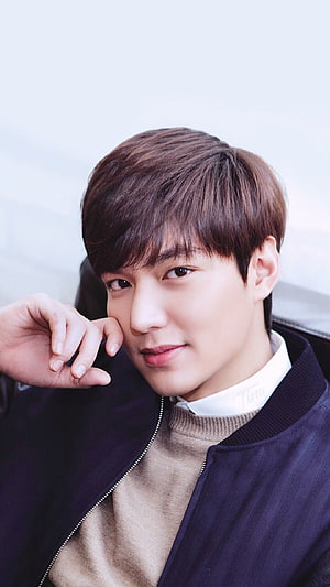 Lee Min Ho Portrait in Navy Bomber Jacket and Beige Sweater HD phone wallpaper